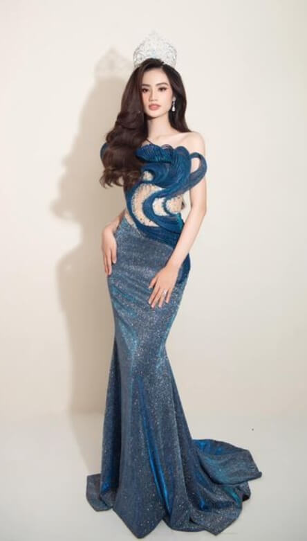 Nhan sắc trong trẻo của Hoa hậu Huỳnh Trần Ý Nhi